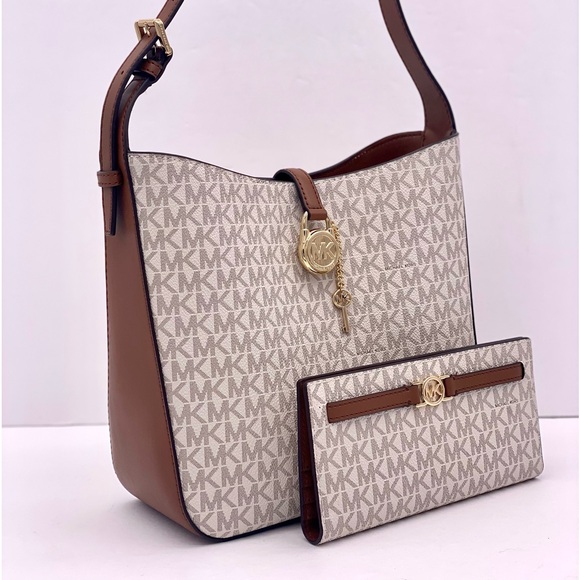Michael Kors Lyra Small Bucket Shoulder Bag and Reed Wallet Set - Picture 1 of 13